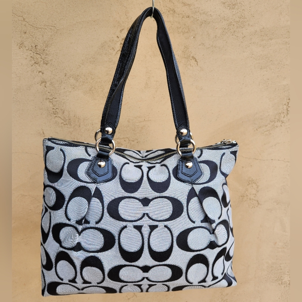 Coach Poppy Black & Gray Signature Tote Bag. - Picture 4 of 12